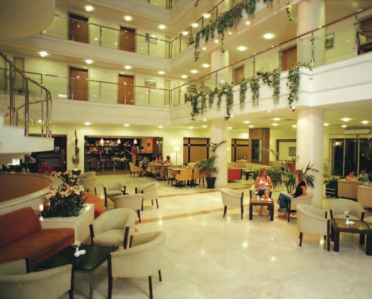 Lobby bar